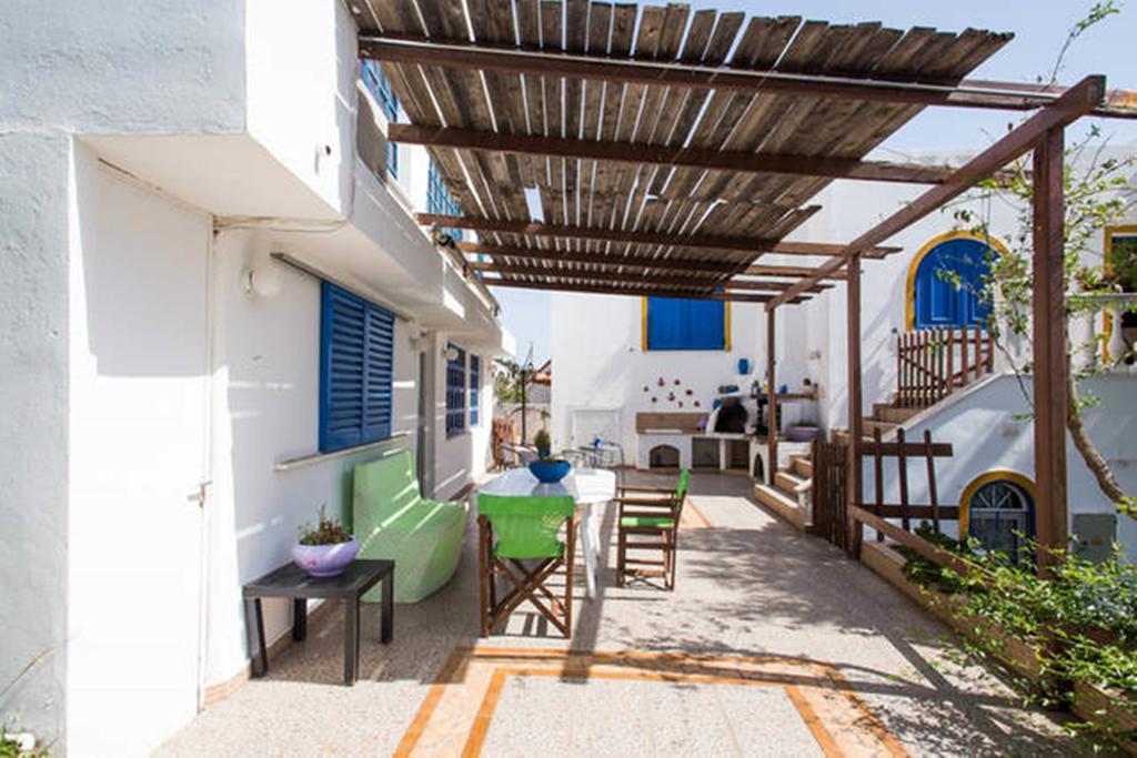 Wavedance Accommodation Salamis Bagian luar foto