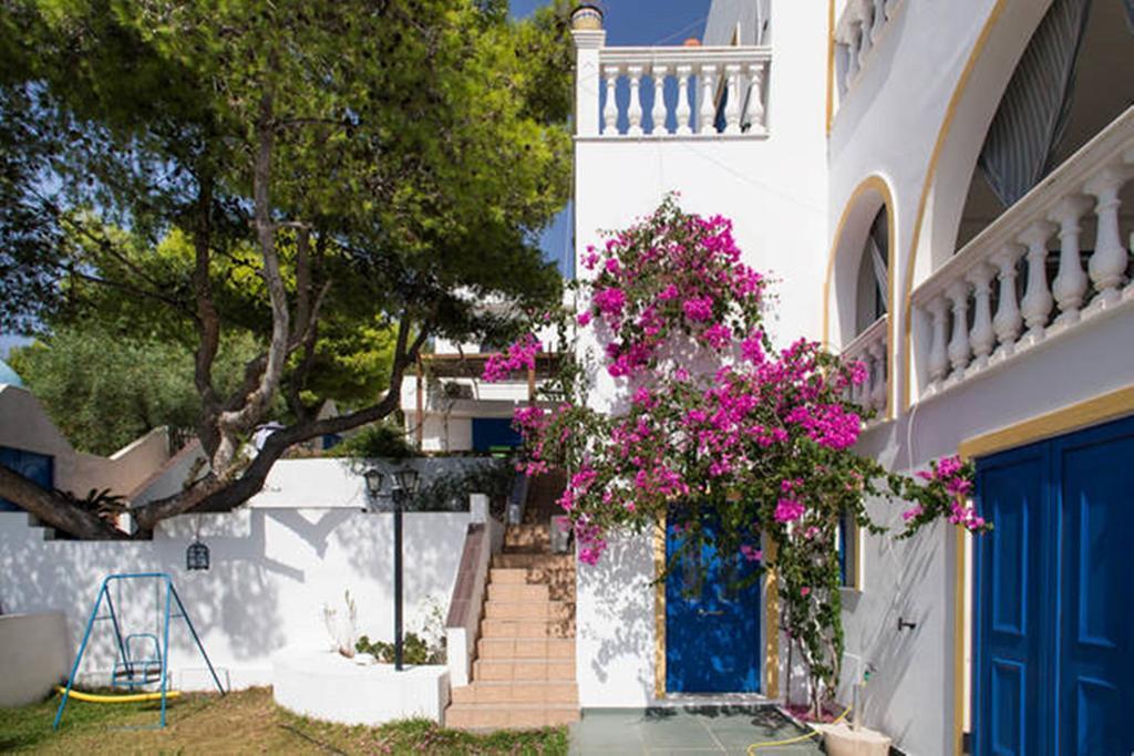 Wavedance Accommodation Salamis Bagian luar foto