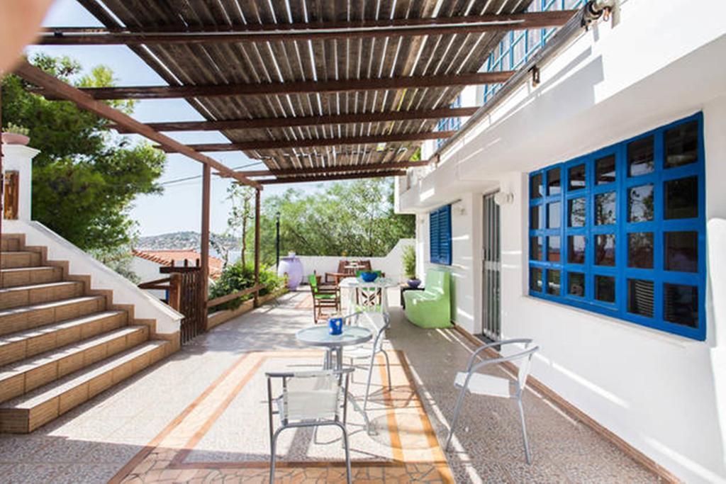 Wavedance Accommodation Salamis Bagian luar foto