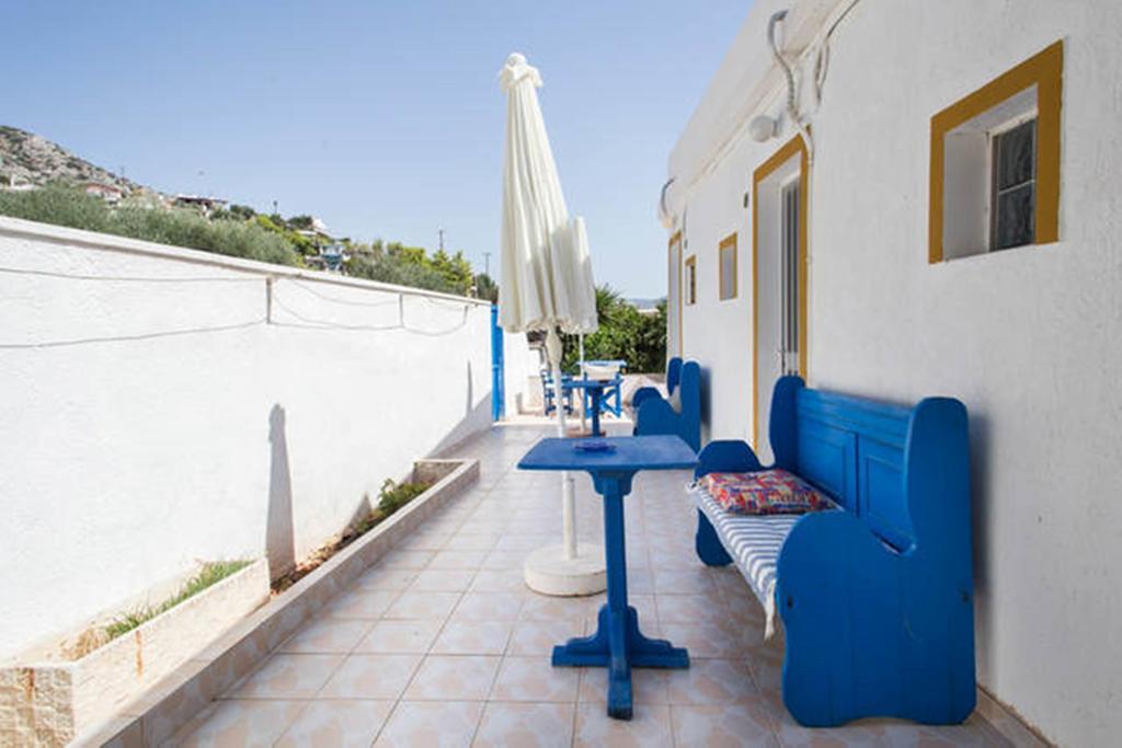 Wavedance Accommodation Salamis Bagian luar foto