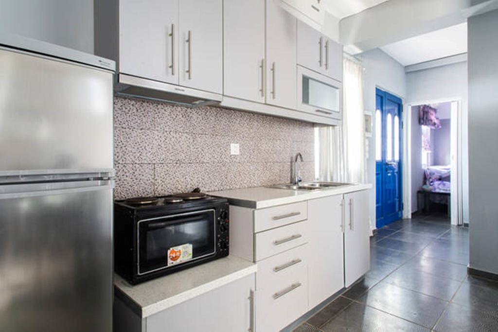 Wavedance Accommodation Salamis Bagian luar foto