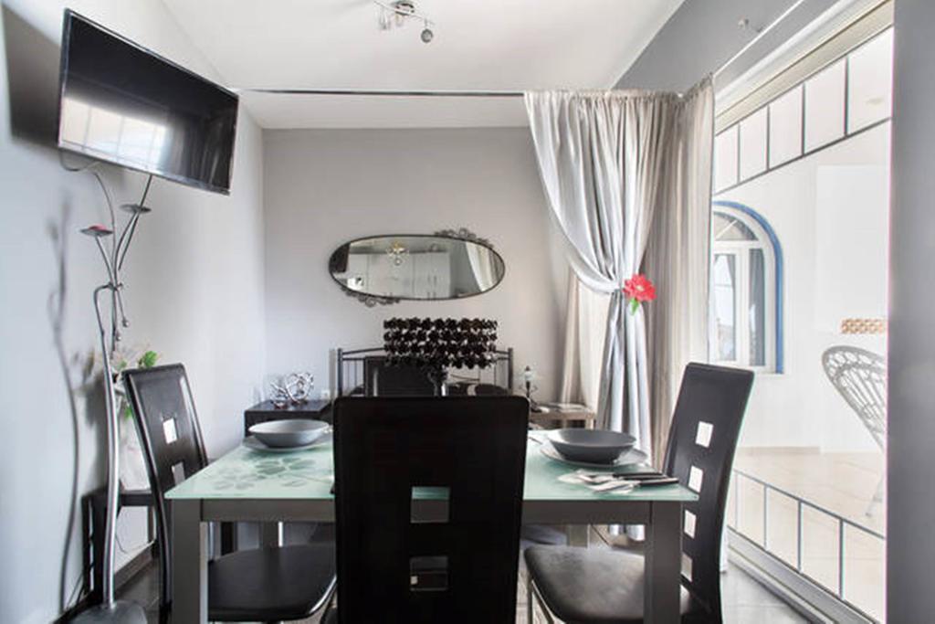Wavedance Accommodation Salamis Bagian luar foto