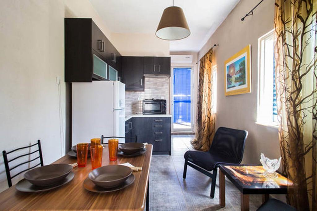 Wavedance Accommodation Salamis Bagian luar foto