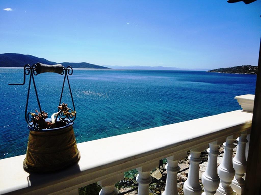 Wavedance Accommodation Salamis Bagian luar foto