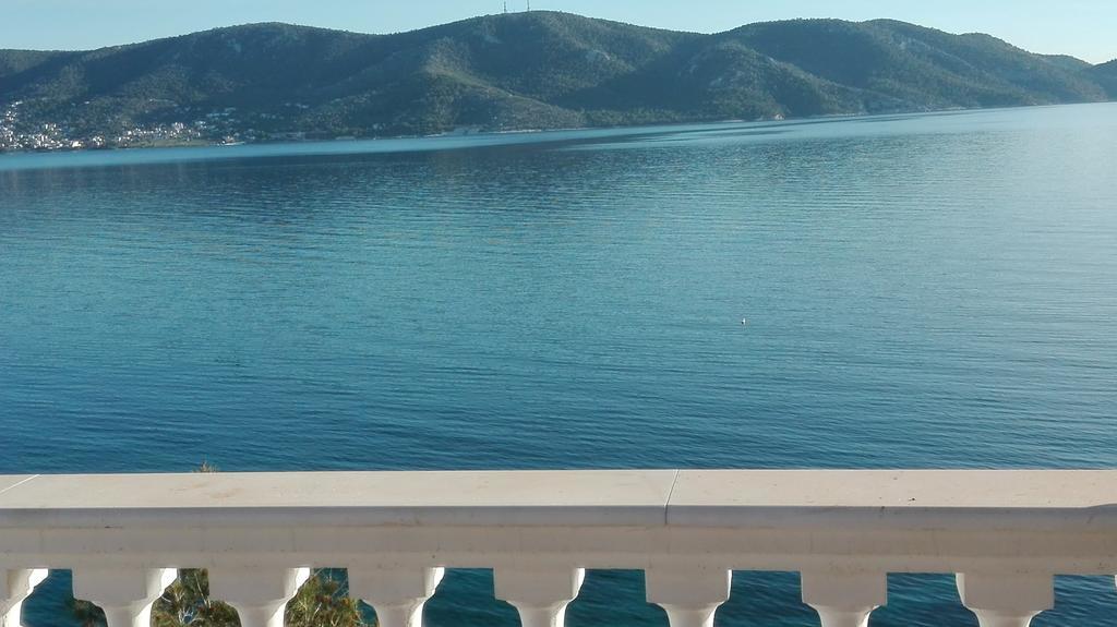 Wavedance Accommodation Salamis Bagian luar foto